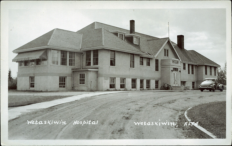 Postcard 4954 Wetaskiwin Hospital, Wetaskiwin, Alta (cca. 1920)
